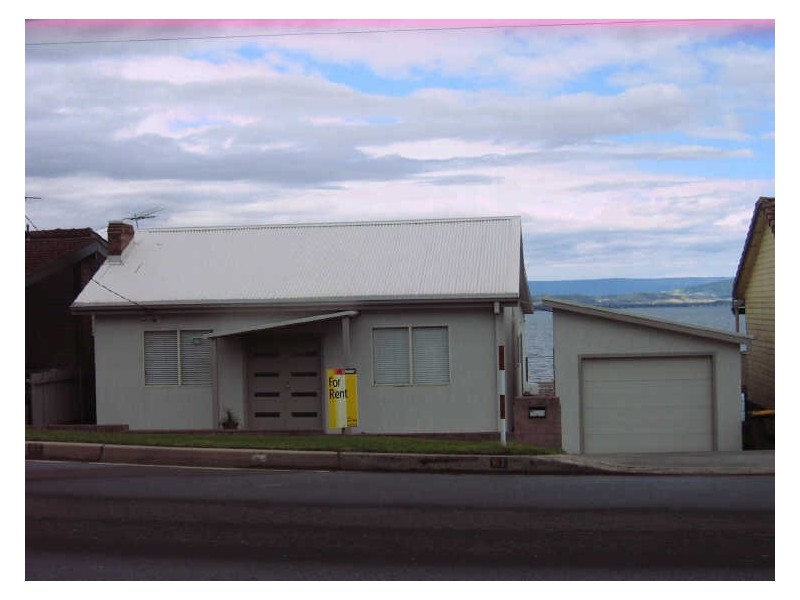 61 Northcliffe Drive, Lake Heights NSW 2502