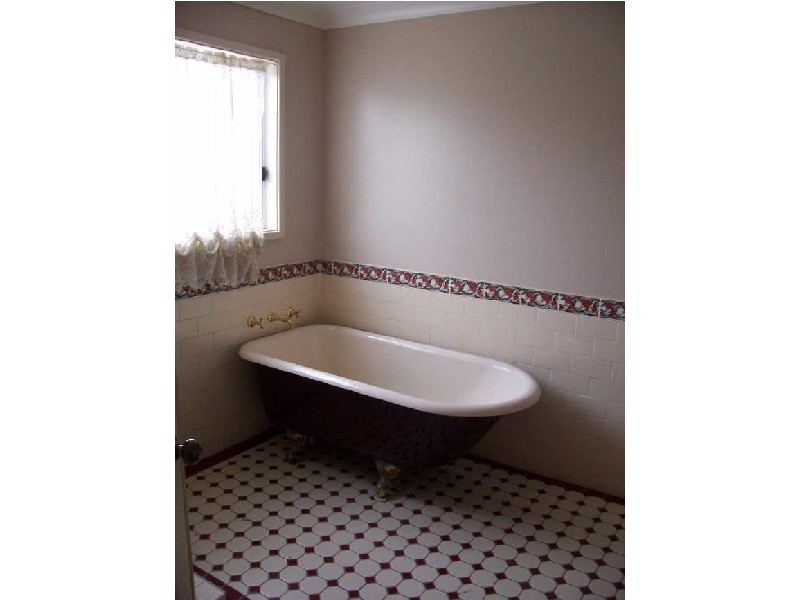 15 Hamilton Road, Albion Park NSW 2527