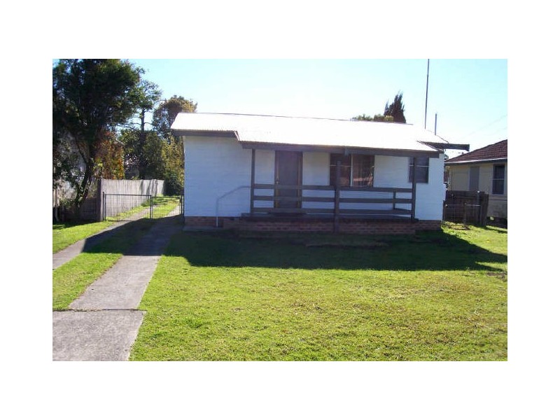 6 Cullen Street, Unanderra NSW 2526