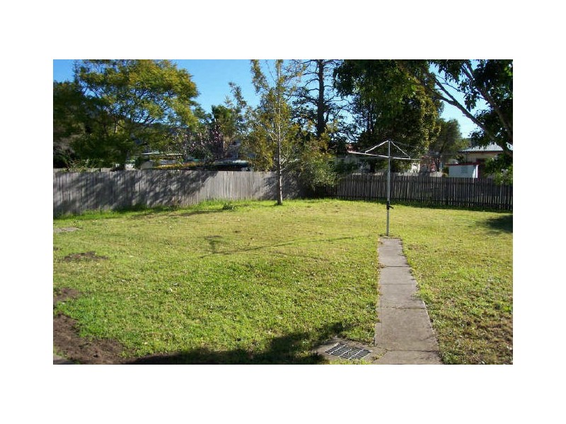 6 Cullen Street, Unanderra NSW 2526