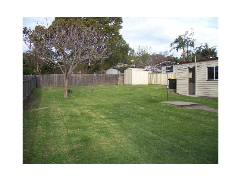 31 Bradman Ave, Warilla NSW 2528