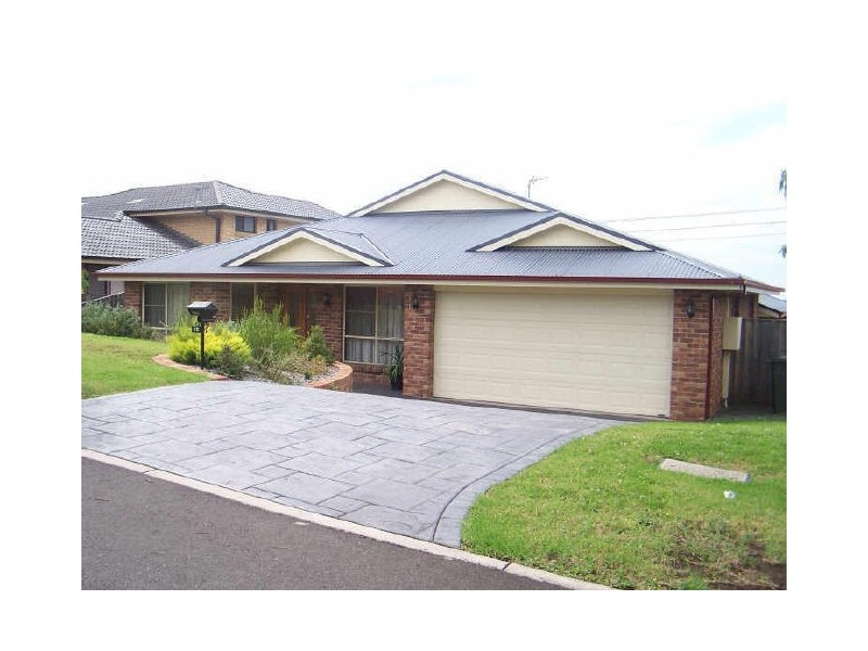 4 Mundoonen ‘Crescent, Horsley NSW 2530