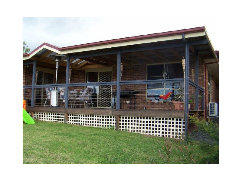 4 Mundoonen ‘Crescent, Horsley NSW 2530