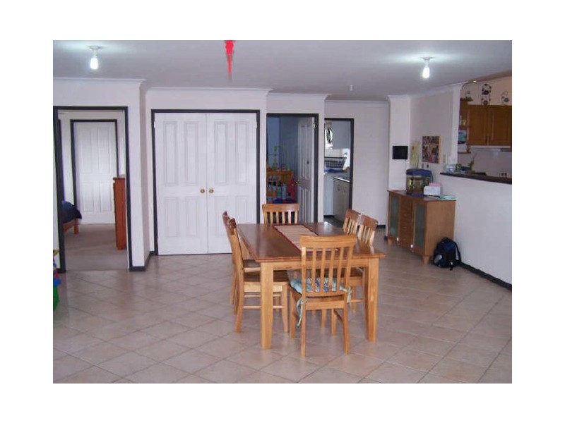 4 Mundoonen ‘Crescent, Horsley NSW 2530