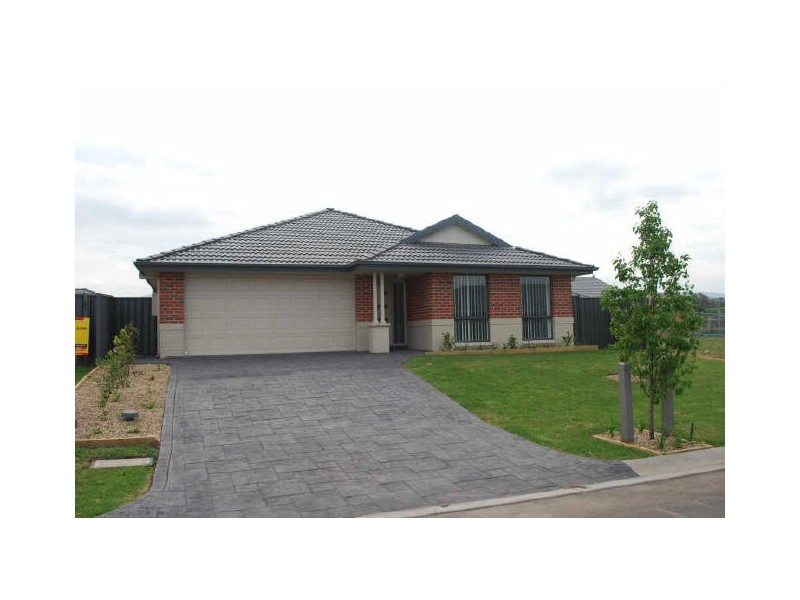 30 Athanlin Avenue, Haywards Bay NSW 2530