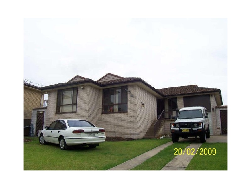 16 Rushton Drive, Kanahooka NSW 2530