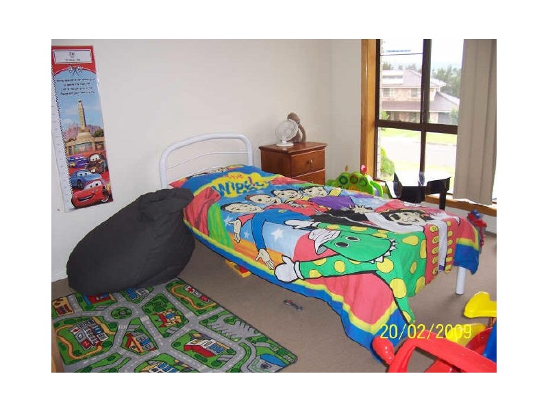 16 Rushton Drive, Kanahooka NSW 2530