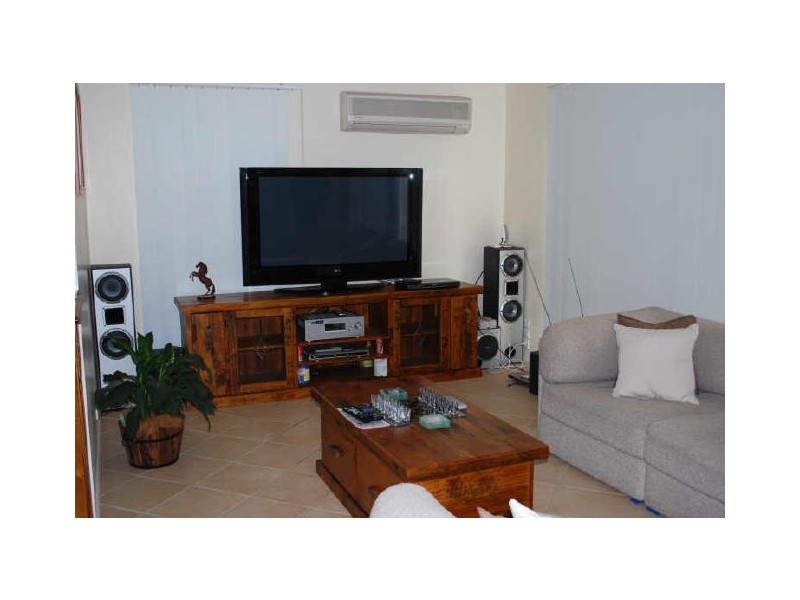 22 Badgery Street, Albion Park NSW 2527