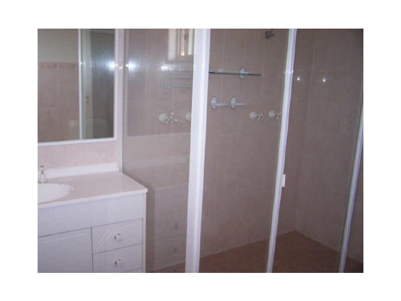 8 Roper Road, Albion Park NSW 2527