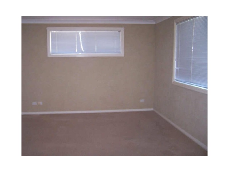 8 Roper Road, Albion Park NSW 2527