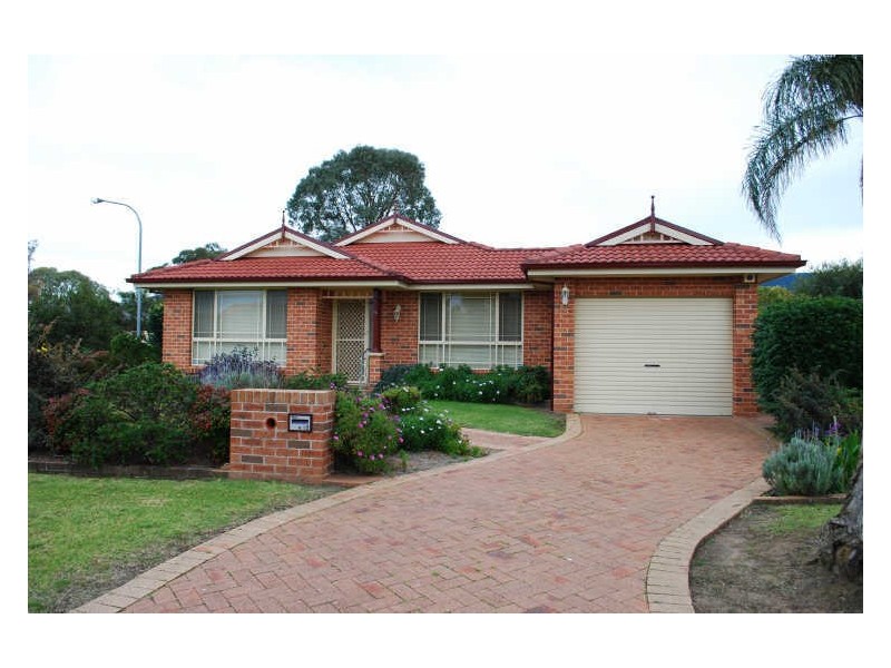 12 Amanda Place, Horsley NSW 2530