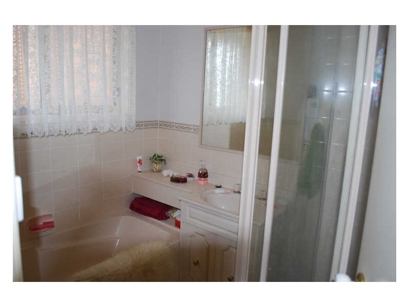 12 Amanda Place, Horsley NSW 2530