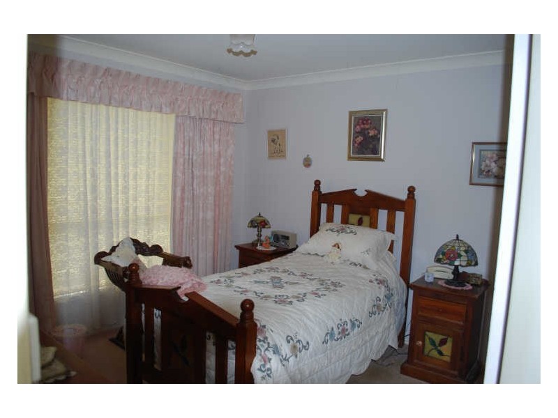 12 Amanda Place, Horsley NSW 2530