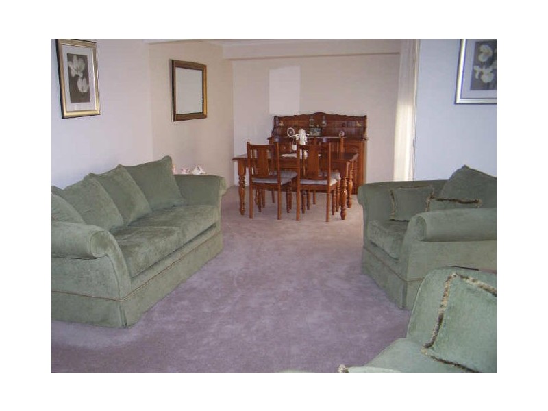 25 Windsor Crescent, Brownsville NSW 2530