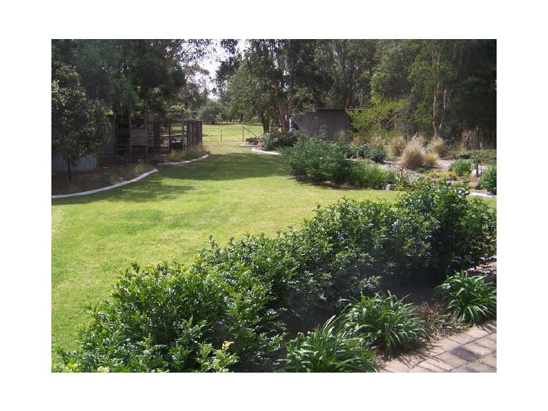 25 Windsor Crescent, Brownsville NSW 2530