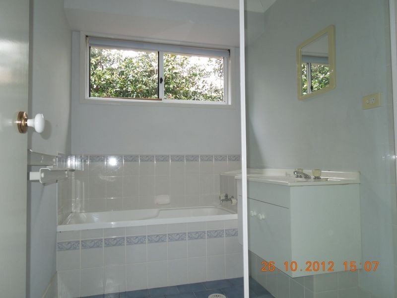 2/17 Derwent Place, Albion Park NSW 2527