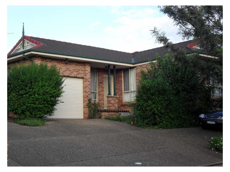 2/72-74 Daintree Drive, Albion Park NSW 2527