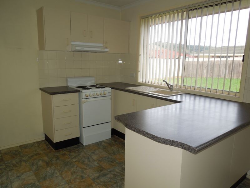 13 Hazelton Drive, Albion Park NSW 2527