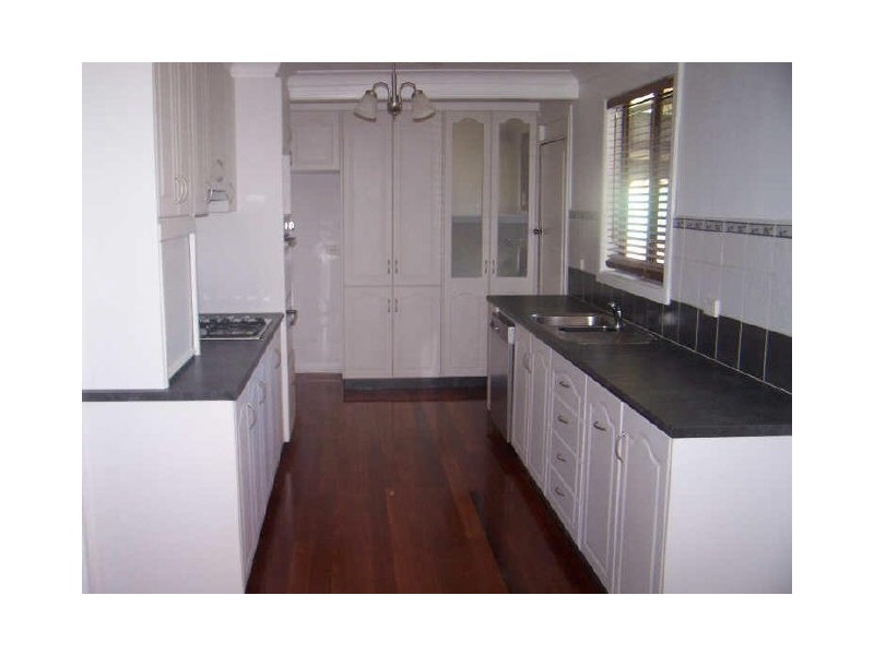 13 Wybalena Avenue, Koonawarra NSW 2530