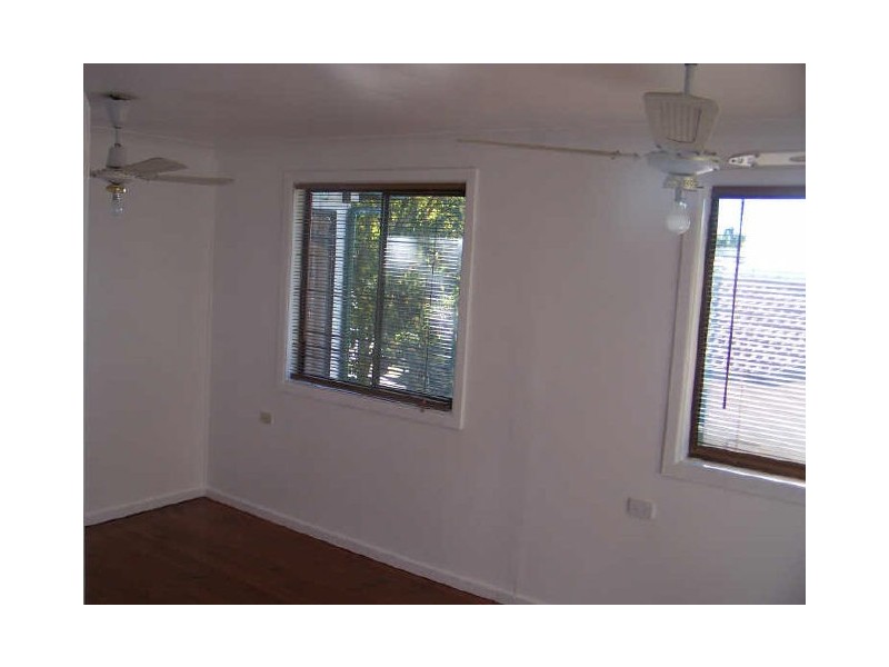 13 Wybalena Avenue, Koonawarra NSW 2530