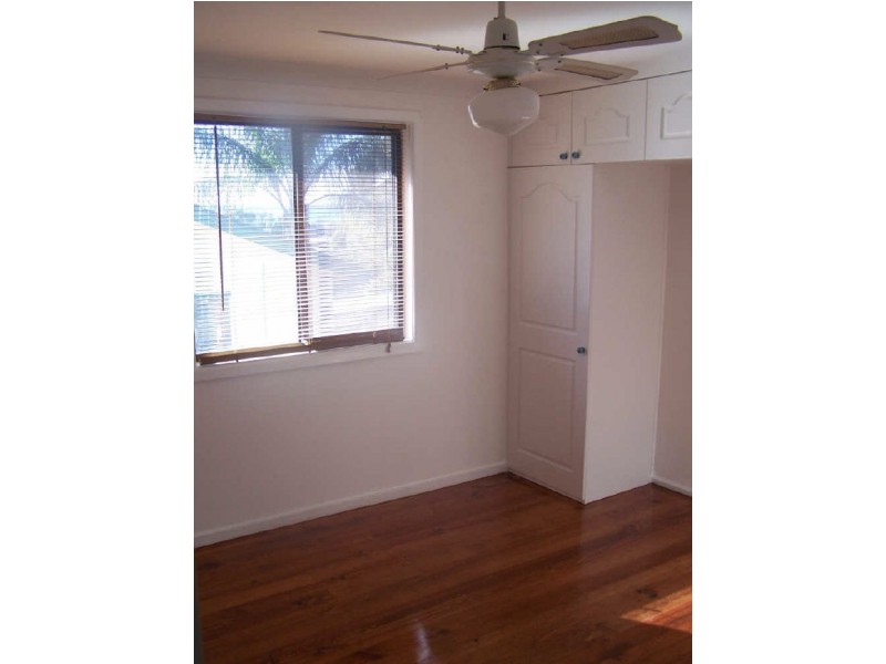 13 Wybalena Avenue, Koonawarra NSW 2530