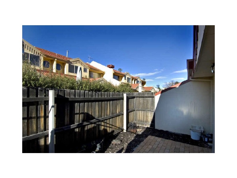 14/14 Federal Highway, Watson ACT 2602