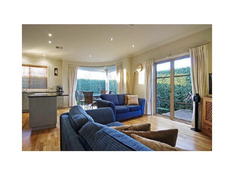 2/8 Hannan Crescent, Ainslie ACT 2602