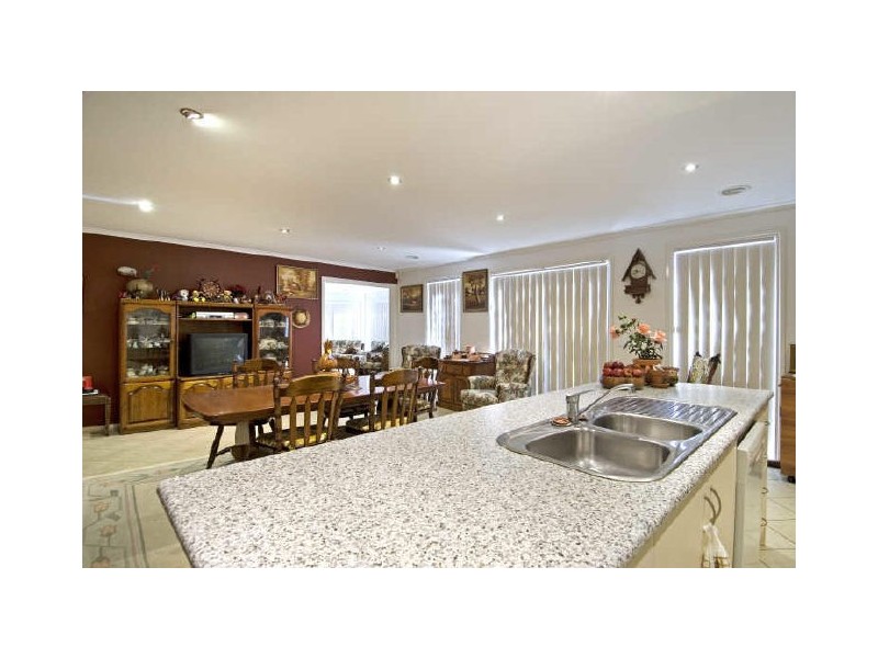 4 Ikara Close, Dunlop ACT 2615