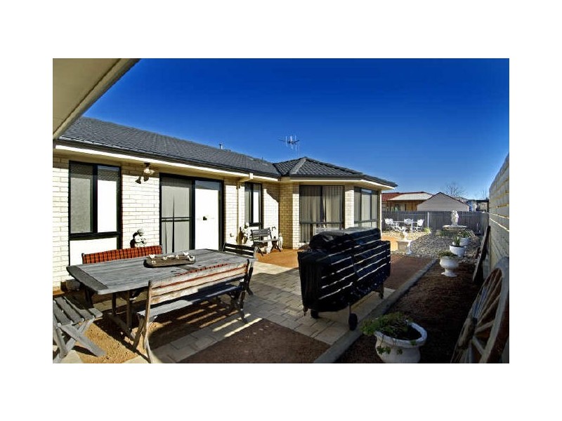 4 Ikara Close, Dunlop ACT 2615