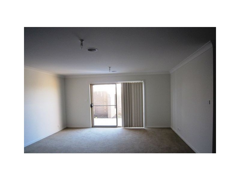 12/7 Loveday Crescent, Casey ACT 2913