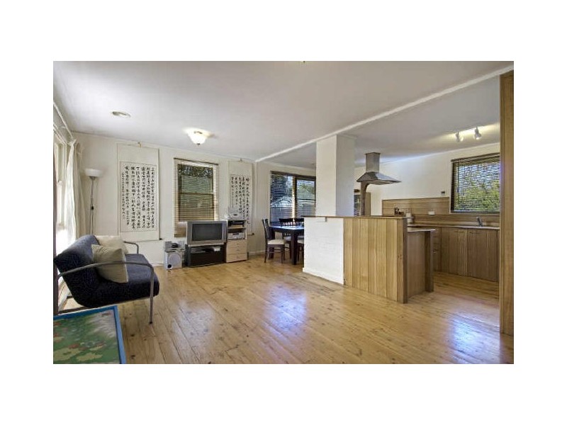 8 Tardent Street, Downer ACT 2602