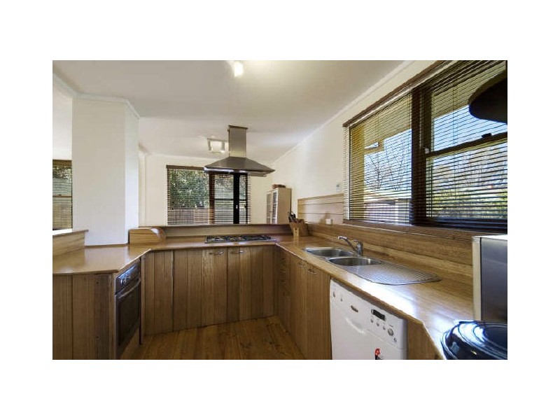 8 Tardent Street, Downer ACT 2602