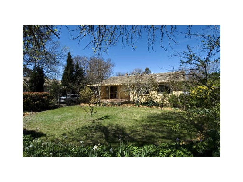 8 Tardent Street, Downer ACT 2602