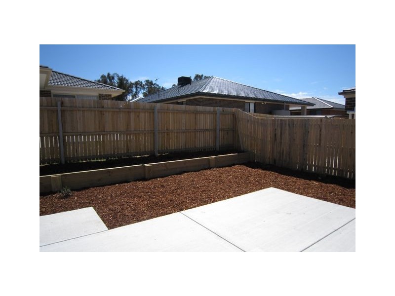 11 Salisbury Street, Casey ACT 2913