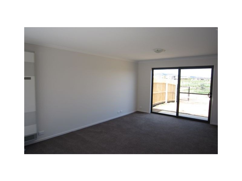 11 Little John Lane, Franklin ACT 2913