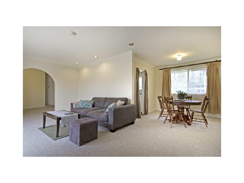 6 Dunlop Street, Hackett ACT 2602