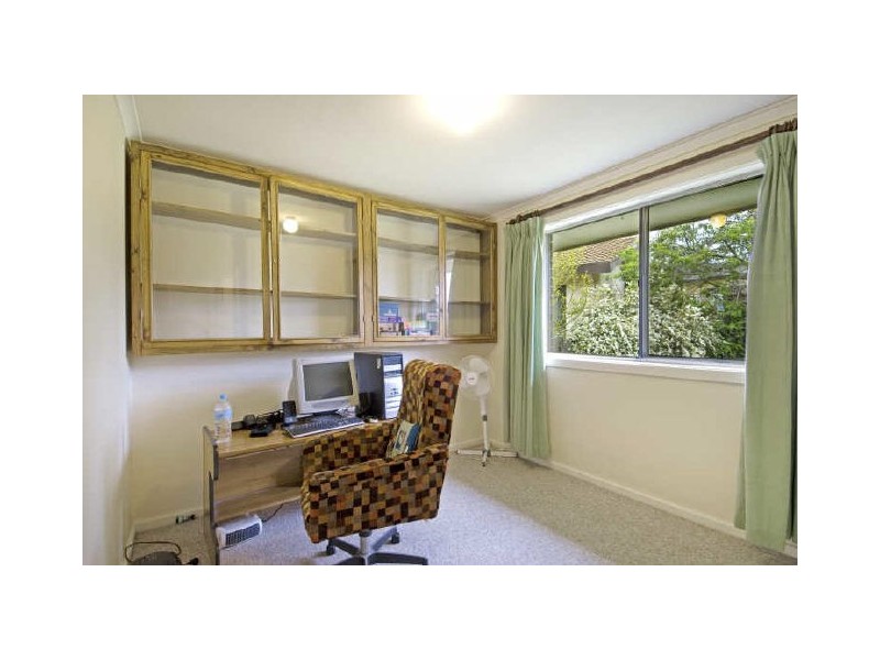 6 Dunlop Street, Hackett ACT 2602