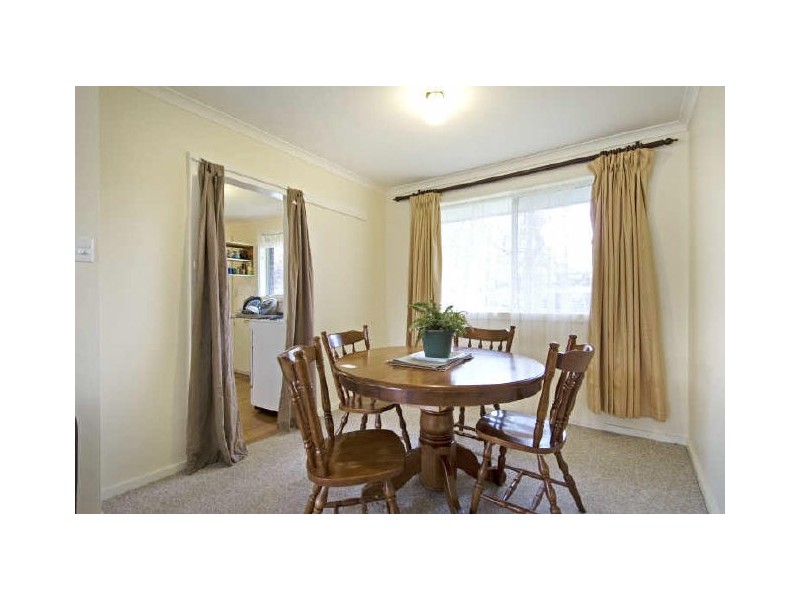 6 Dunlop Street, Hackett ACT 2602