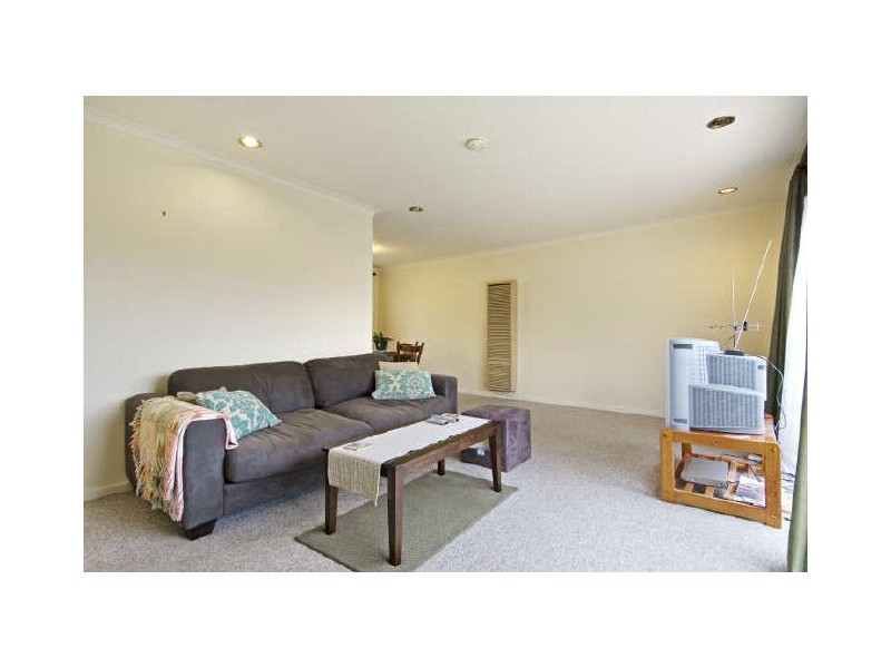 6 Dunlop Street, Hackett ACT 2602