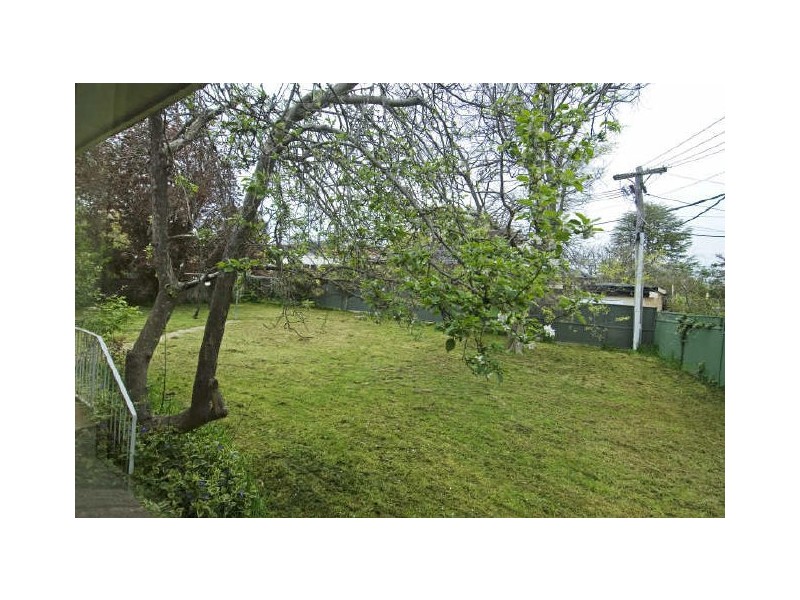 6 Dunlop Street, Hackett ACT 2602