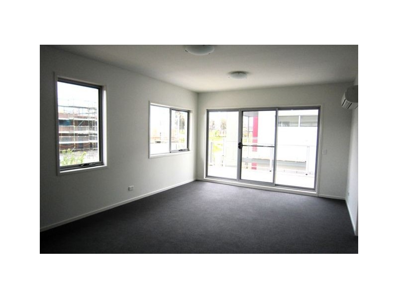 100/329 Flemington Road, Franklin ACT 2913