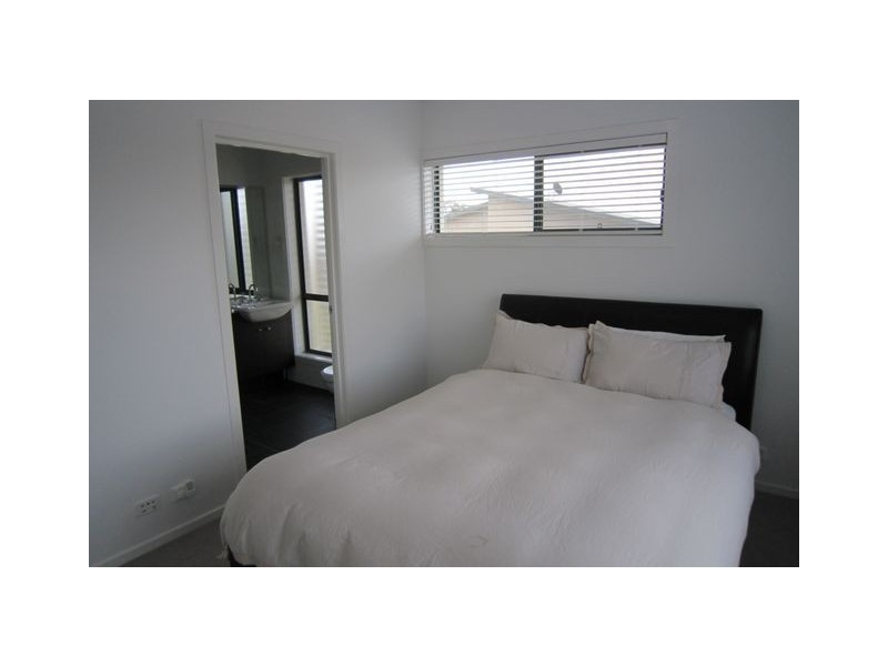 9/215 Aspinall Street, Watson ACT 2602