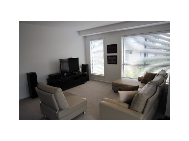 9/215 Aspinall Street, Watson ACT 2602