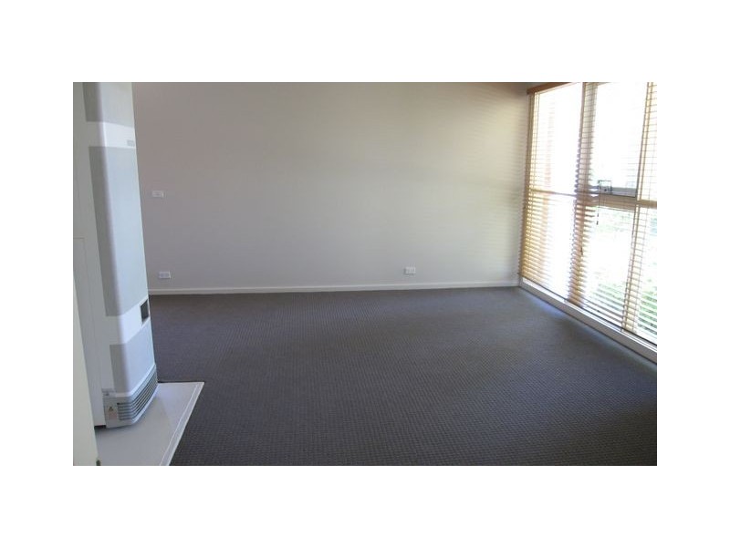 40 Simpson Street, Watson ACT 2602