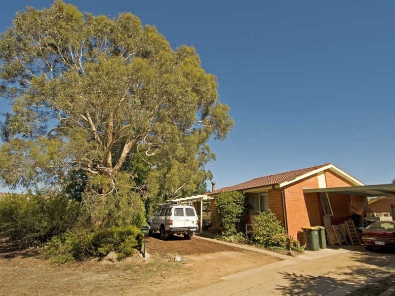 1 & 2/16 Skardon Street, Kaleen ACT 2617