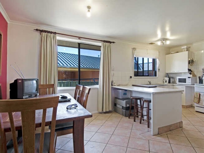 1 & 2/16 Skardon Street, Kaleen ACT 2617