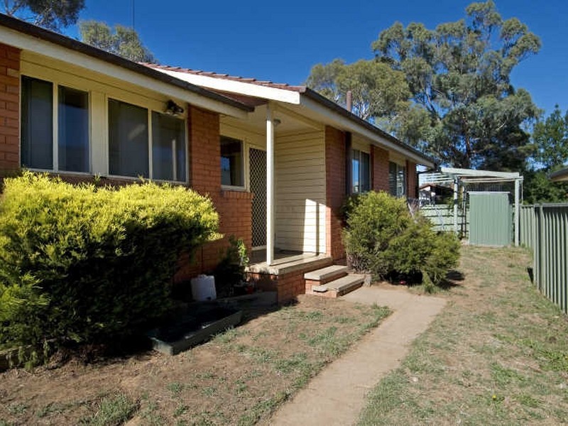 1 & 2/16 Skardon Street, Kaleen ACT 2617