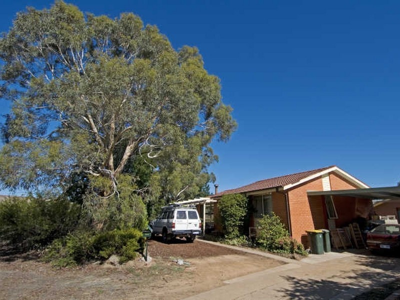 1 & 2/16 Skardon Street, Kaleen ACT 2617