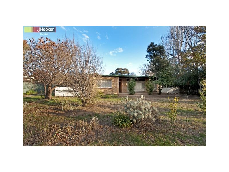 8 Cowan Street, Downer ACT 2602