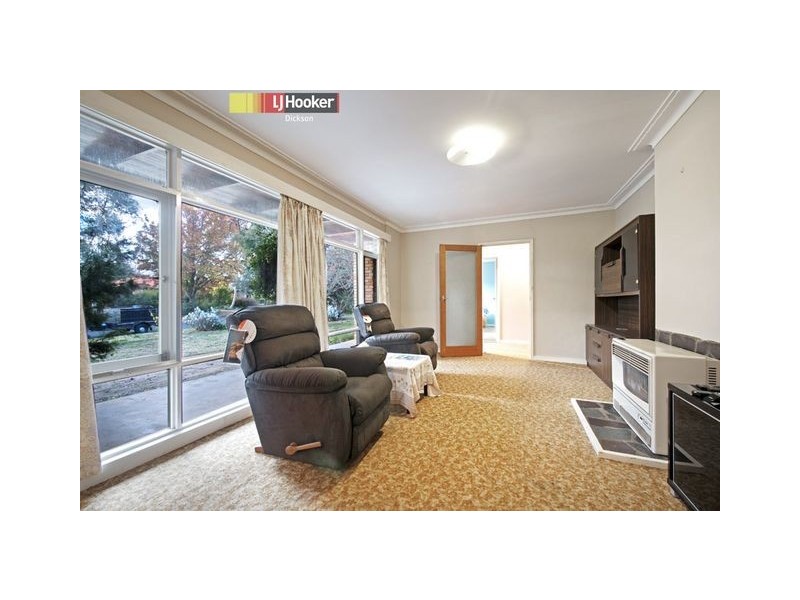 8 Cowan Street, Downer ACT 2602